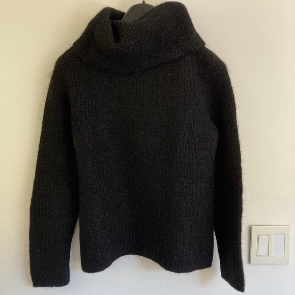 Ralph Lauren sweater (no tags), black size M, likely 100% wool - Picture 1 of 4